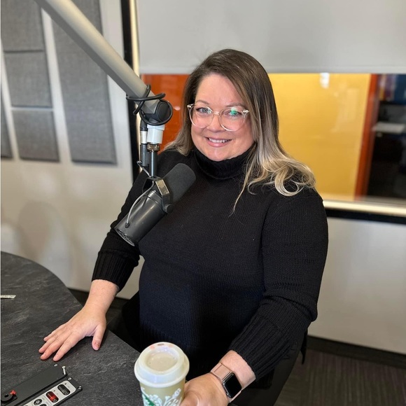 Meet your Posher, Layla - Picture 3 of 3